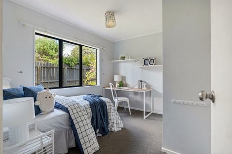 Photo of property in 15a Ngahere Views, Orewa, 0931