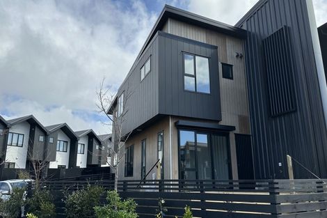 Photo of property in 106 Te Oneroa Way, Long Bay, Auckland, 0630