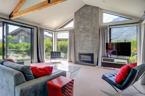 Photo of property in 18 Rannoch Drive, Jacks Point, Queenstown, 9371