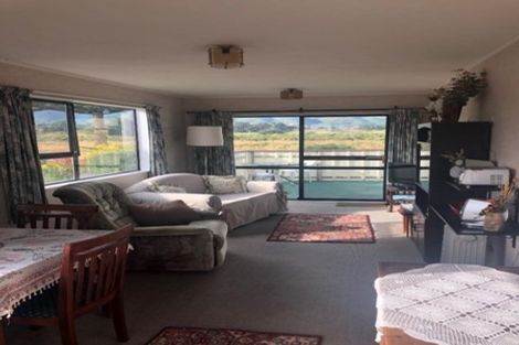 Photo of property in 34 Rutherford Drive, Waikanae Beach, Waikanae, 5036