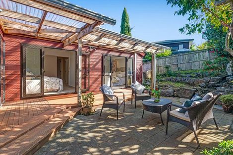 Photo of property in 2/8 Antrim Grove, Bayview, Auckland, 0629