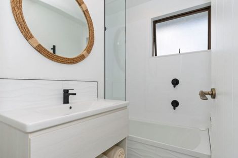 Photo of property in 4 Oceanview Road, Mount Maunganui, 3116