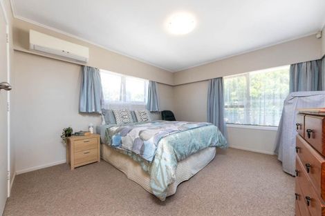 Photo of property in 4237 Great North Road, Glendene, Auckland, 0602