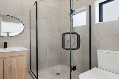 Photo of property in 2/113 Te Atatu Road, Te Atatu South, Auckland, 0610