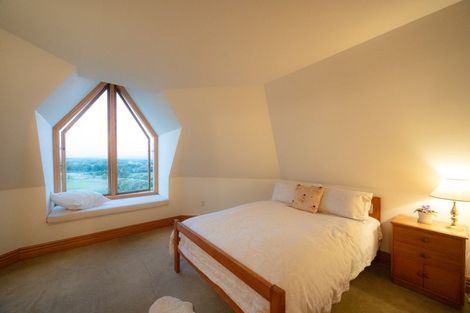 Photo of property in 96 Clifton Terrace, Fitzherbert, Palmerston North, 4410