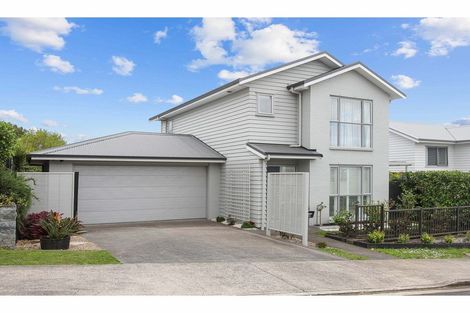 Photo of property in 30 Arthur Rolfe Lane, Swanson, Auckland, 0614