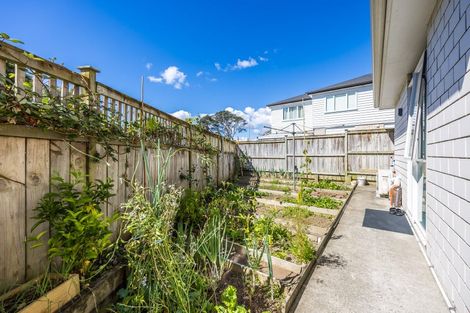 Photo of property in 45 Bordeaux Parade, Te Atatu South, Auckland, 0610