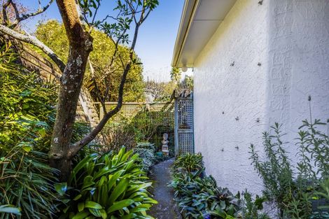 Photo of property in 32 Queens Road, Glen Avon, New Plymouth, 4312