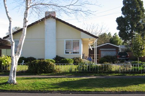 Photo of property in 4 Cedar Place, Hillcrest, Hamilton, 3216