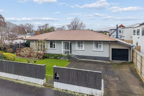 Photo of property in 86 Gibbons Street, Ebdentown, Upper Hutt, 5018