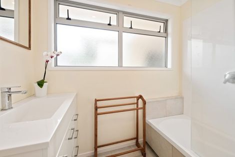 Photo of property in 28 Iles Road, Lynmore, Rotorua, 3010