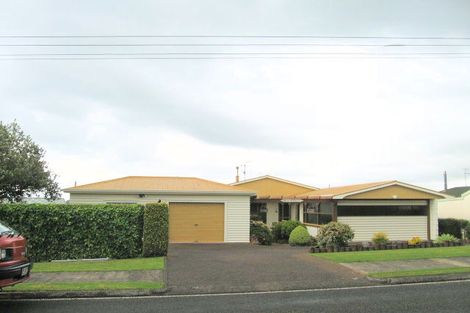 Photo of property in 69 Omokoroa Road, Omokoroa, 3114