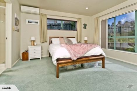 Photo of property in 16 Bluebird Crescent, Unsworth Heights, Auckland, 0632