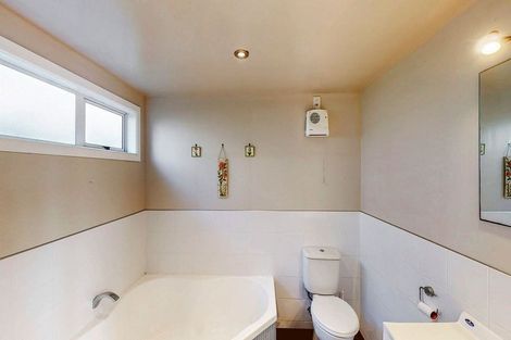 Photo of property in 12 Baylands Drive, Newlands, Wellington, 6037