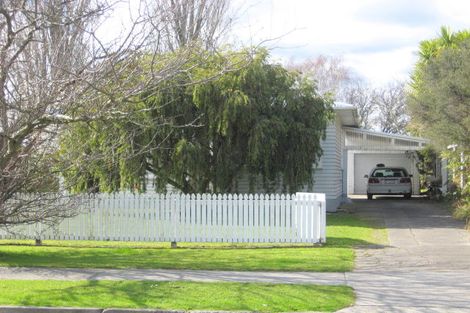 Photo of property in 10 Rata Avenue, Edgecumbe, 3120