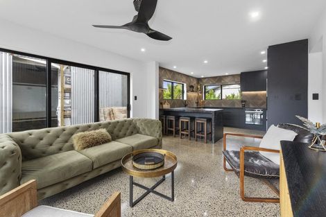 Photo of property in 127 Bethells Road, Waitakere, 0781