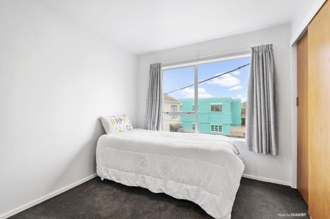 Photo of property in 2/218 Onepu Road, Lyall Bay, Wellington, 6022