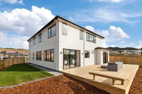 Photo of property in 31 Maka Terrace, Orewa, 0931