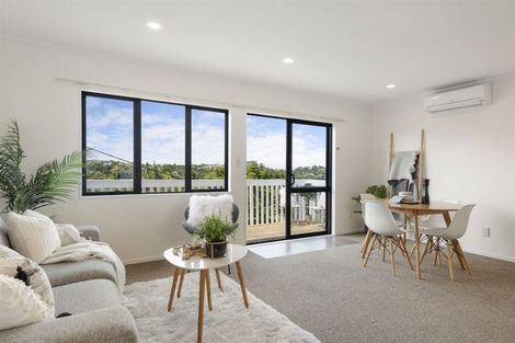 Photo of property in 1/59 Verran Road, Birkenhead, Auckland, 0626