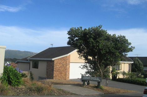 Photo of property in 15 Dornoch Place, Papakowhai, Porirua, 5024