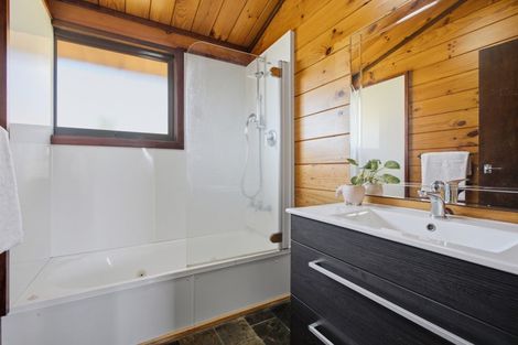 Photo of property in 17a Saint Ives Grove, Whalers Gate, New Plymouth, 4310