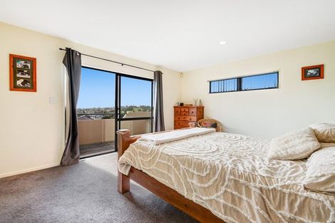 Photo of property in 18 Roseville Road, Gulf Harbour, Whangaparaoa, 0930
