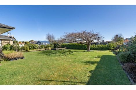 Photo of property in 37 Vogel Place, Waikiwi, Invercargill, 9810