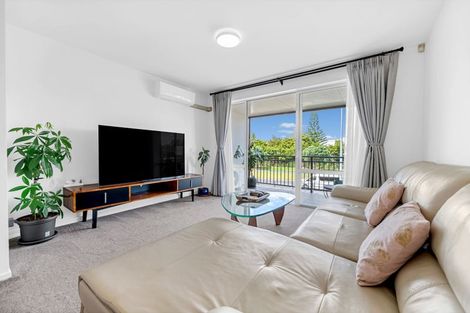 Photo of property in 4/25 Opito Way, East Tamaki, Auckland, 2013