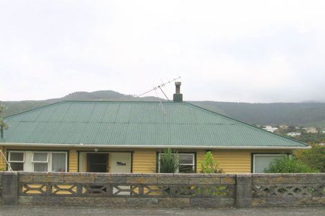 Photo of property in 46 Taylor Terrace, Tawa, Wellington, 5028