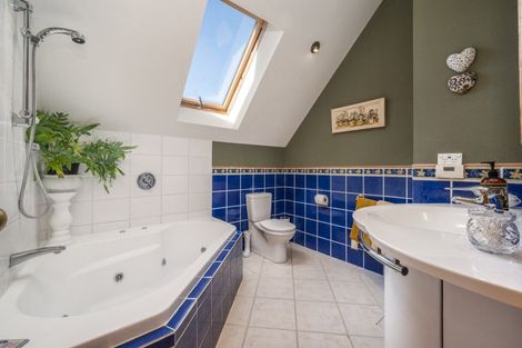 Photo of property in 36 Oakwood Grove, Eastern Beach, Auckland, 2012