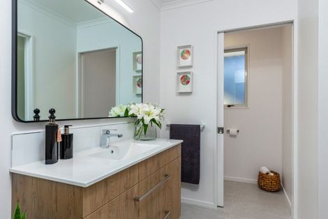 Photo of property in 8 Whitby Close, Waikawa, Picton, 7220