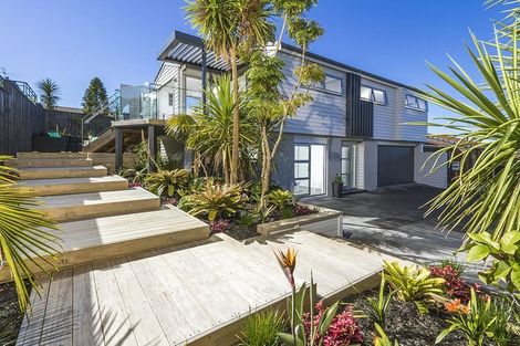 Photo of property in 1/465a Beach Road, Murrays Bay, Auckland, 0630