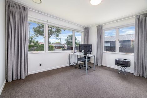 Photo of property in 13 Peachgrove Road, Te Atatu Peninsula, Auckland, 0610