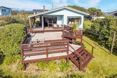 Photo of property in 9 Moana Street, Otaki Beach, Otaki, 5512