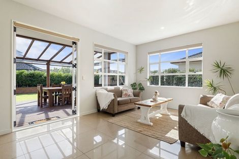 Photo of property in 4 Laurel Oak Drive, Schnapper Rock, Auckland, 0632