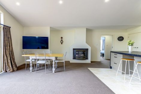 Photo of property in 8 Oakmont Place, Rototuna, Hamilton, 3210