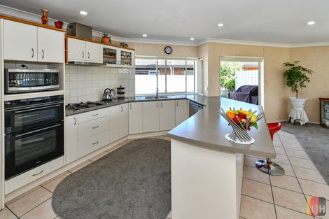 Photo of property in 1 Gairloch Place, Wattle Downs, Auckland, 2103