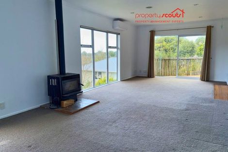 Photo of property in 145 Ruskin Road, Newlands, Wellington, 6037