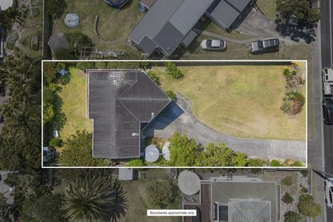 Photo of property in 1042 Whangaparaoa Road, Tindalls Beach, Whangaparaoa, 0930