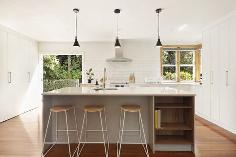 Photo of property in 44 Homewood Crescent, Karori, Wellington, 6012