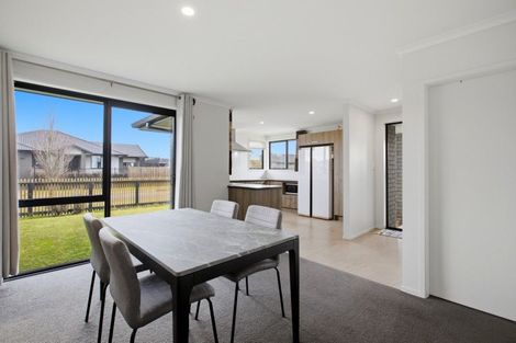 Photo of property in 90 Tabraham Crescent, Pyes Pa, Tauranga, 3112