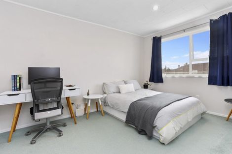 Photo of property in 1/25 Waari Avenue, Sunnyvale, Auckland, 0612