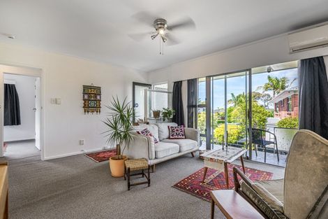 Photo of property in 1/23 Taitua Drive, Te Atatu South, Auckland, 0610