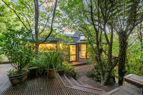 Photo of property in 17 Dillon Street, Lowry Bay, Lower Hutt, 5013