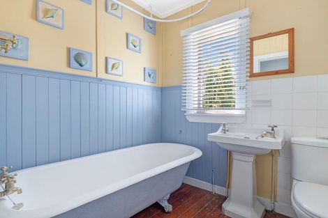 Photo of property in 57 Garfield Road, Helensville, 0800