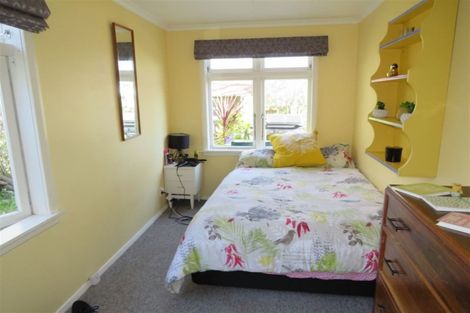 Photo of property in 23 Queenwood Road, Levin, 5510