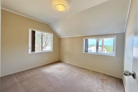 Photo of property in 5 Ancona Lane, Goodwood Heights, Auckland, 2105