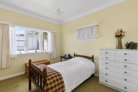 Photo of property in 57 Mills Road, Brooklyn, Wellington, 6021