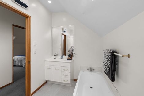 Photo of property in 1/130 Maidstone Road, Ilam, Christchurch, 8041