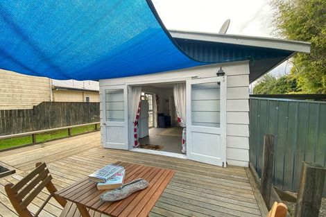 Photo of property in 99 Commercial Street, Takaka, 7110